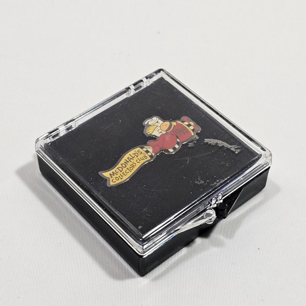 1998 McDonalds Collector Club Convention Official Pin In Original Box - Picture 2 of 3